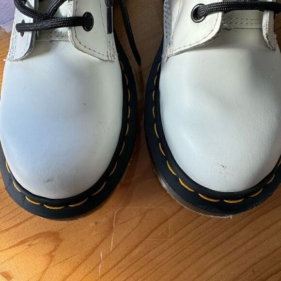 The iconic 1460 8-eye combat boot from Dr. Martens - Picture 8 of 9